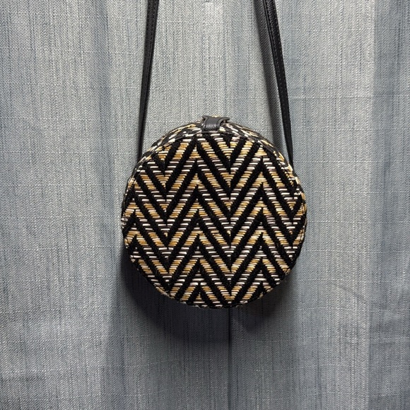 Lionel Chevron Patterned round Crossbody Bag - Picture 3 of 8